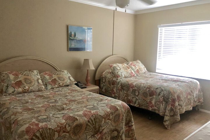 Room 10 of 164