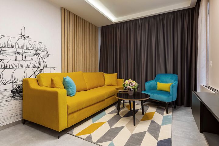Room 53 of 78