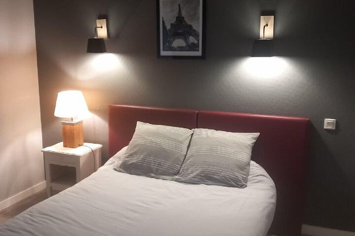 Room 13 of 30
