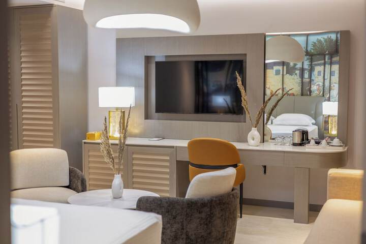 Room 15 of 40