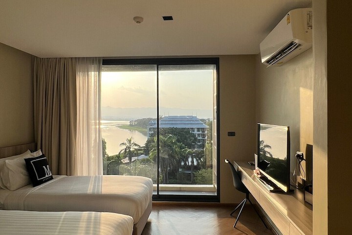 Room 12 of 26