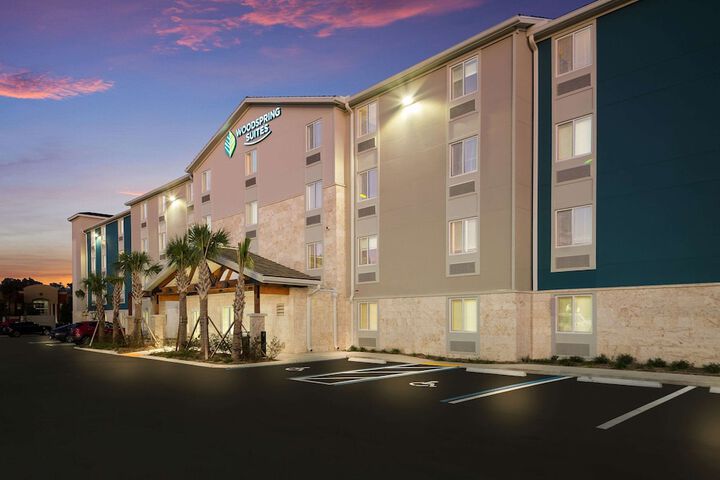 Hotel Entry