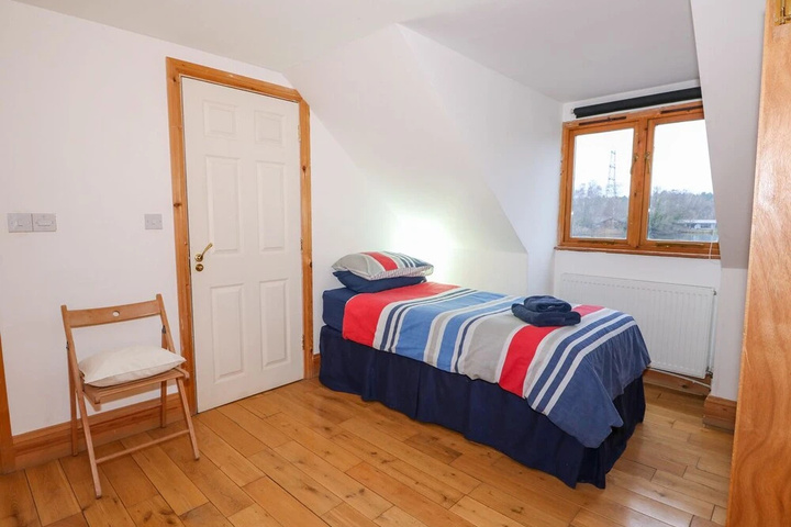 Room 3 of 16