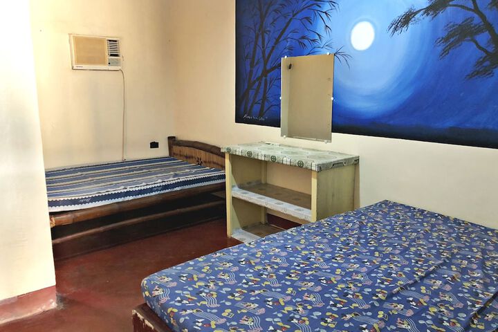 Room 6 of 16