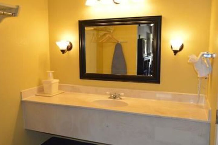 Room 16 of 23