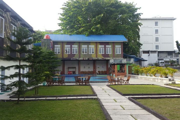 Hotel with Pool