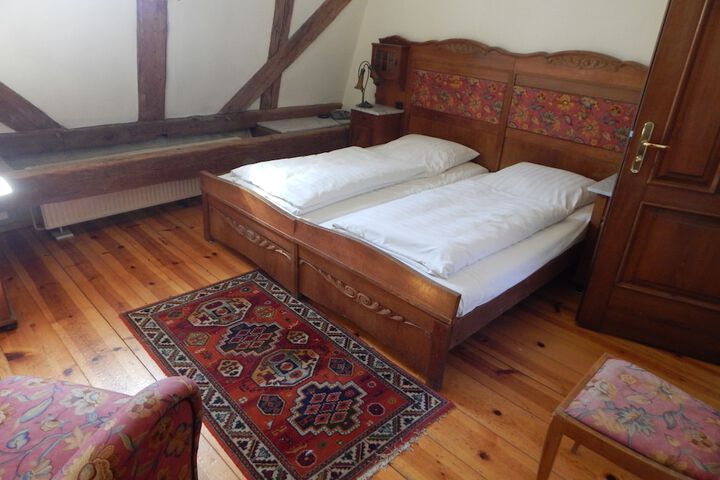 Room 12 of 101