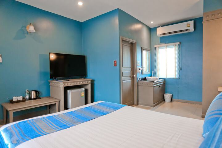 Room 8 of 135
