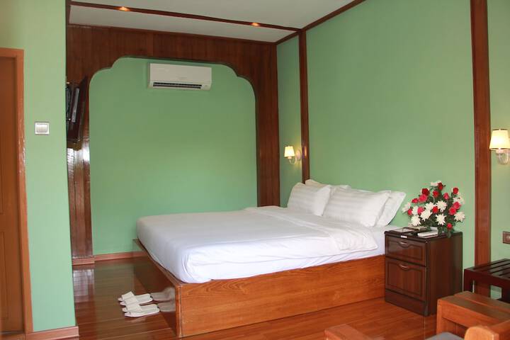 Room 7 of 63
