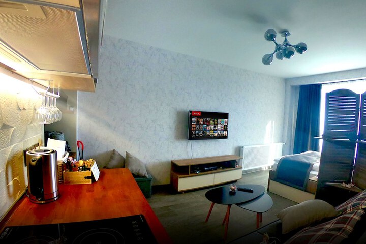 Room 3 of 49