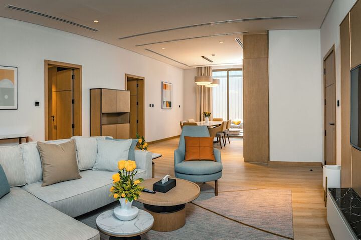 Room 32 of 62