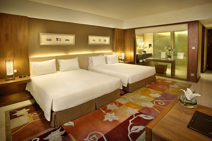 Room 4 of 74