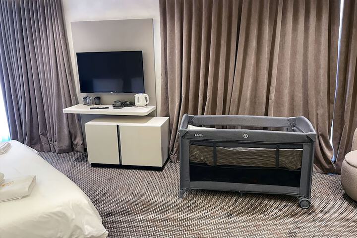 Room 74 of 125