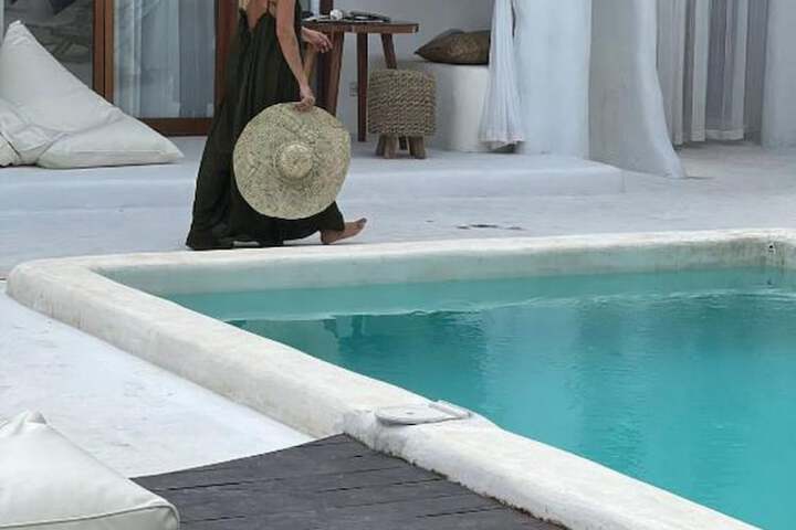Pool 32 of 52