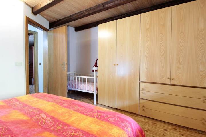 Room 5 of 40