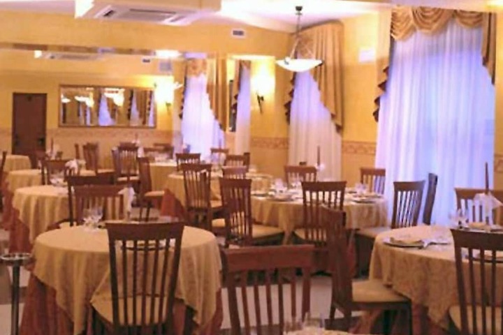 Dining Photos