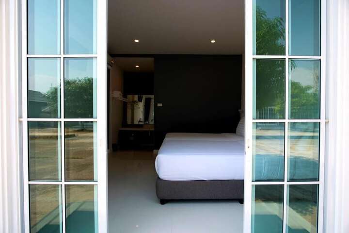 Room 10 of 26
