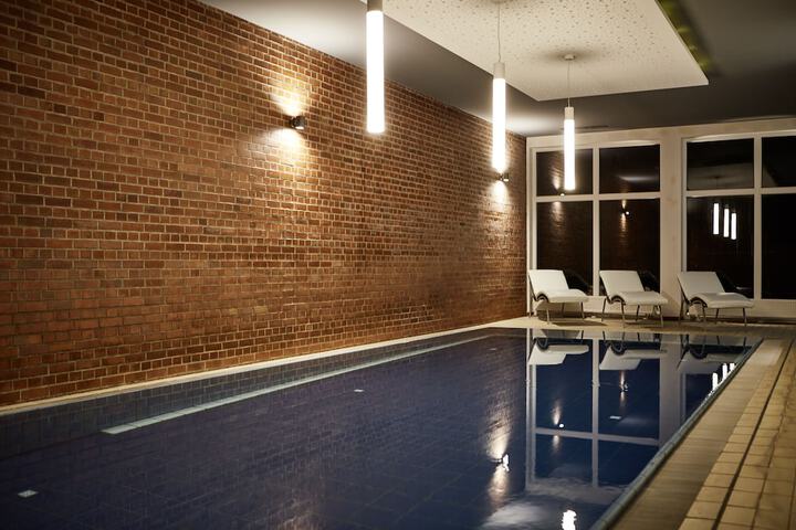 Pool Hotel
