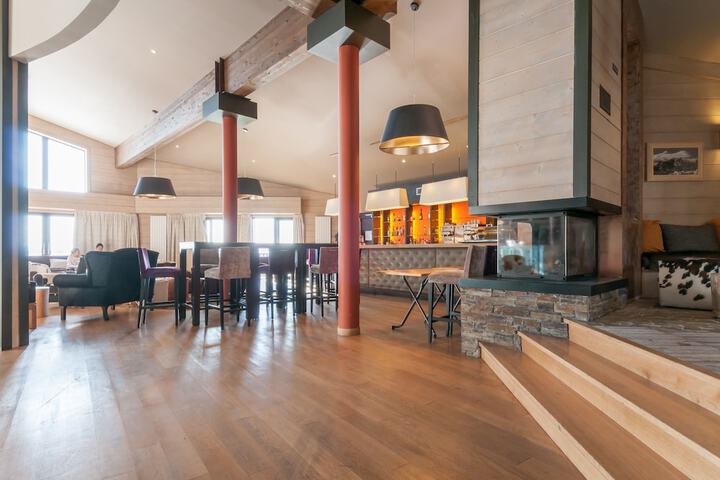 Guest Lobby