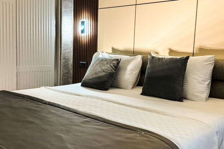 Room 20 of 104