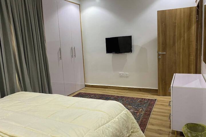 Room 4 of 50