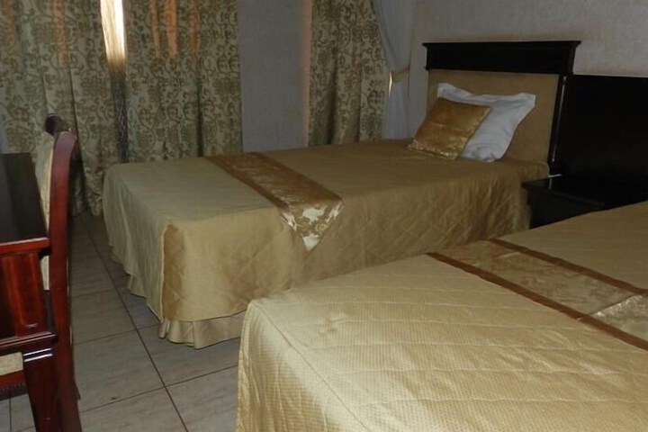 Room 10 of 27