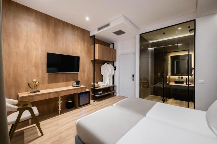 Room 7 of 189