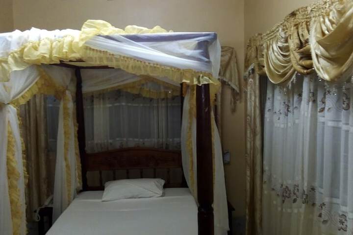 Room 16 of 36