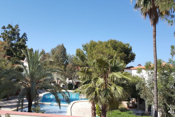 Pool 48 of 64