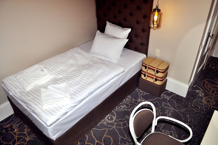 Room 14 of 42