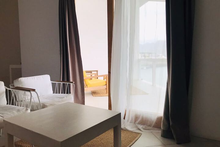 Room 28 of 64