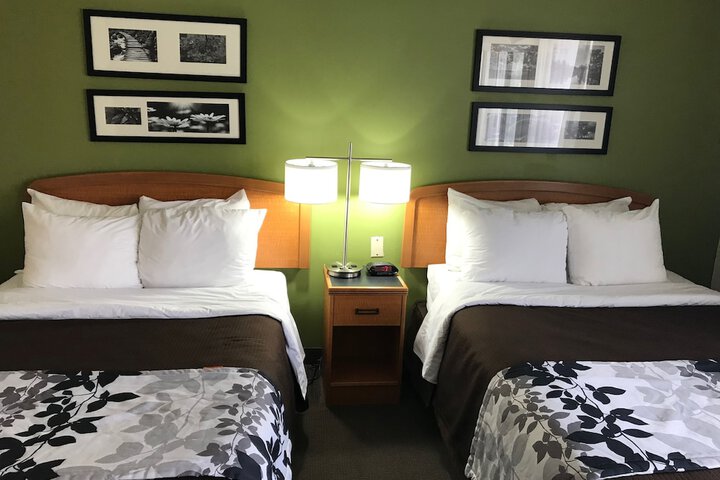 2 Double Beds (13 of 15)