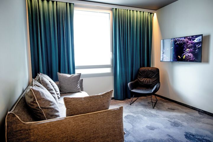 Room 9 of 44