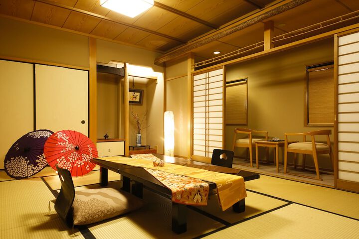 Room 9 of 36