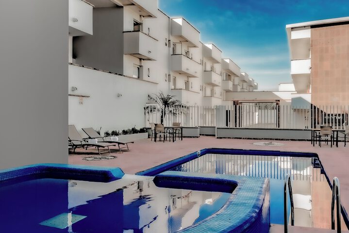 Pool 65 of 166