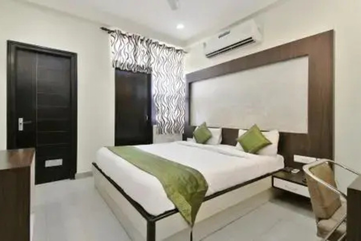 Room 2 of 12