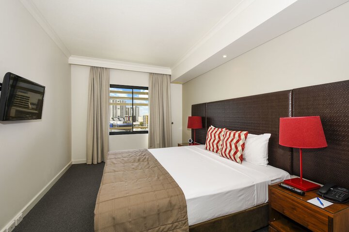 Room 3 of 73