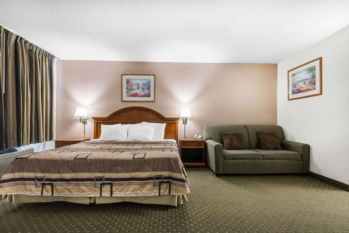 1 King Bed (1 of 4)