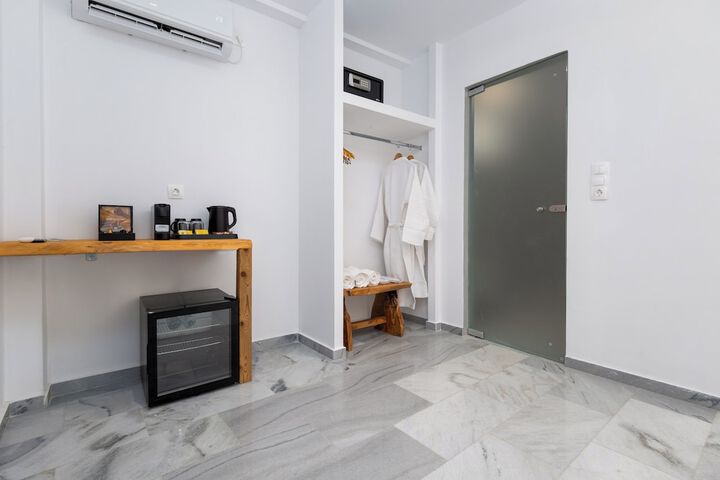 Room 28 of 50