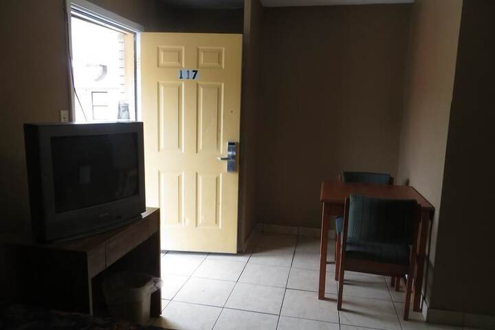 Room 9 of 13