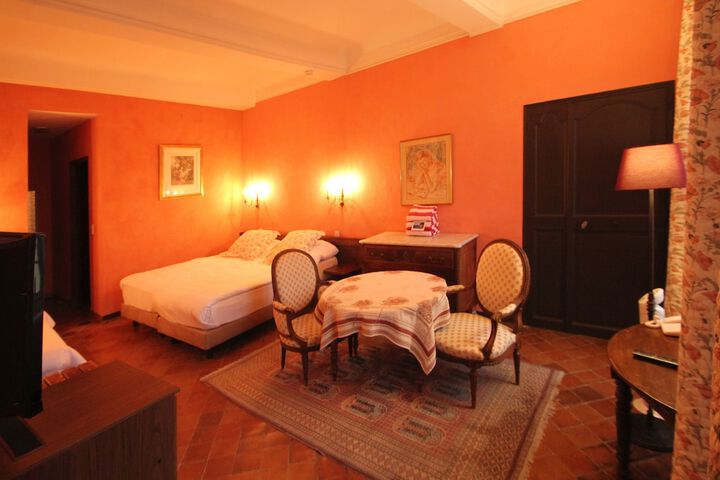 Room 20 of 64