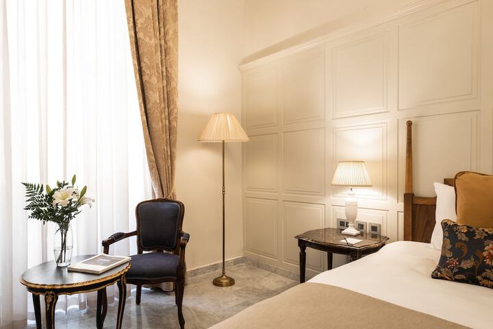 Room 8 of 48
