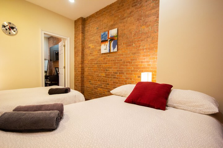 Room 12 of 121