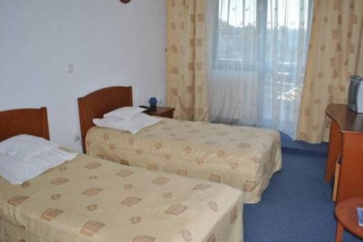 Photo 6