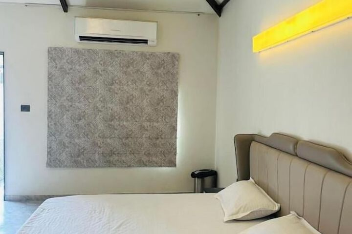 Room 3 of 29