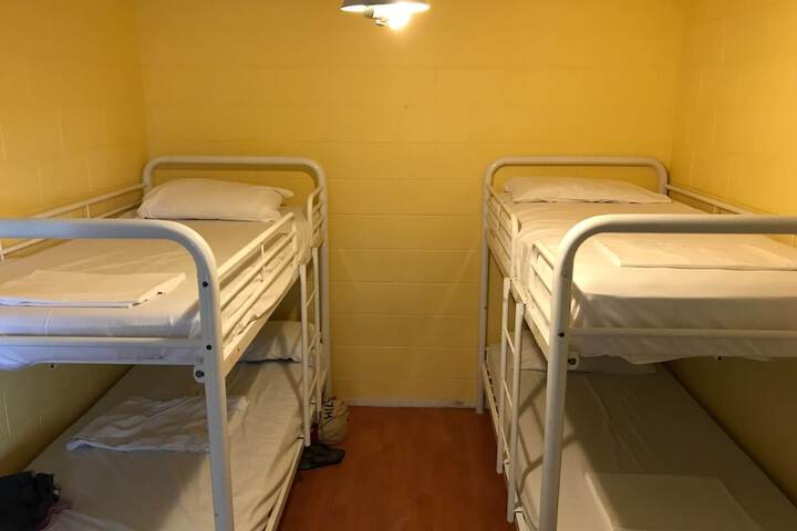 Room 3 of 10