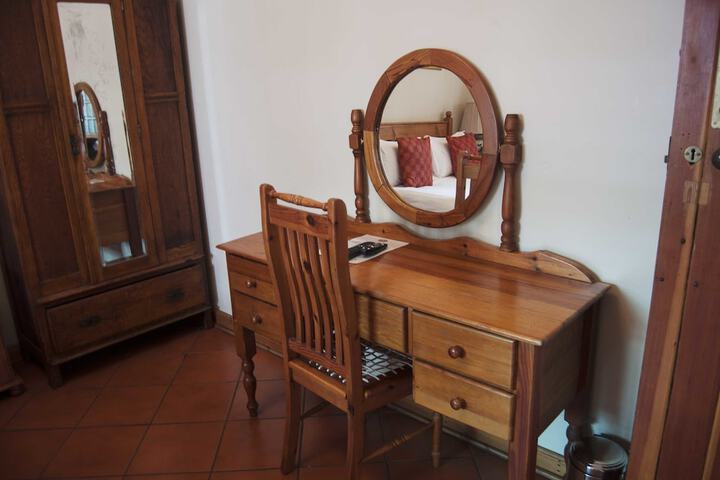Room 6 of 49