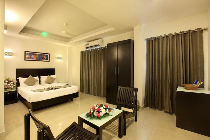 Room 2 of 9
