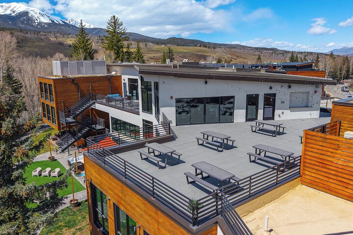 Sundeck 55 of 59