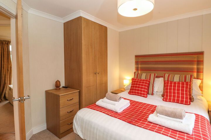 Room 6 of 39